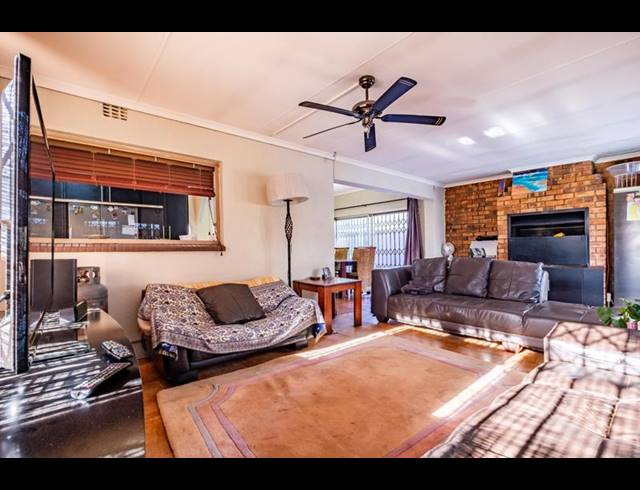 5 BEDROOM HOUSE FOR SALE IN BRACKENDOWNS